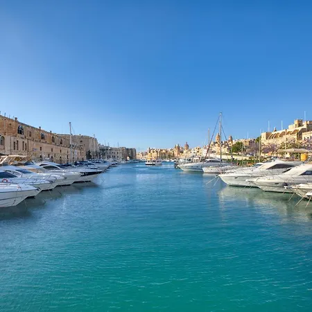 Private 3 With Shared Kitchen At The New Casa Vittoria By Sf Homes * Cospicua