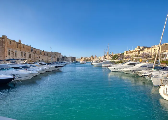 Private 3 With Shared Kitchen At The New Casa Vittoria By Sf Homes * Cospicua