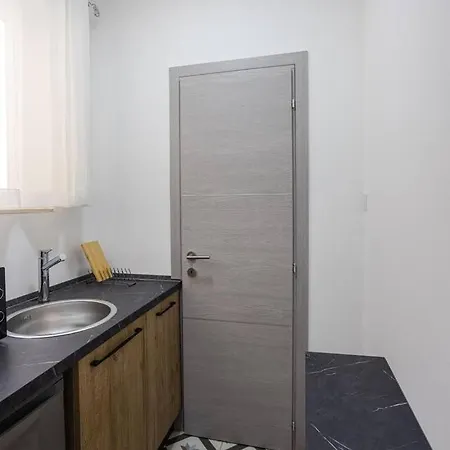 Apartment Private With Shared Kitchen At The New Casa Vittoria By Sf Homes *